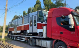 В Каменское привезли еще один «секонд-хенд» трамвай В Каменское привезли еще один «секонд-хенд» трамвай