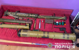 В Днепропетровской области будут судить членов ОПГ, торговавших оружием из зоны ООС: женщины-курьеры отправляли заказы по почте В Днепропетровской области будут судить членов ОПГ, торговавших оружием из зоны ООС: женщины-курьеры отправляли заказы по почте