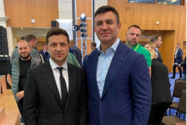 «Слуга» Тищенко выслужился перед Зеленским и рассмешил соцсети «Слуга» Тищенко выслужился перед Зеленским и рассмешил соцсети