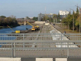 Упала с 4-метровой высоты на бетонную плиту: в Днепре спасают школьницу Упала с 4-метровой высоты на бетонную плиту: в Днепре спасают школьницу