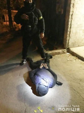 Забрал деньги и часы: в Днепре злоумышленник ночью ворвался в квартиру местного жителя Забрал деньги и часы: в Днепре злоумышленник ночью ворвался в квартиру местного жителя