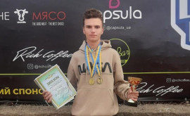 Каменчанин занял два первых места на теннисном турнире в Новой Каховке Каменчанин занял два первых места на теннисном турнире в Новой Каховке