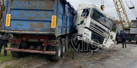 К Кам’янському вантажівка Daf протаранила білборд