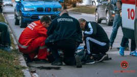 В Днепре ВАЗ сбил мальчика с собакой: ребенок умер в больнице В Днепре ВАЗ сбил мальчика с собакой: ребенок умер в больнице