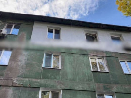 Высматривала друзей и не удержалась: в Кривом Роге 9-летняя школьница выпала из окна Высматривала друзей и не удержалась: в Кривом Роге 9-летняя школьница выпала из окна