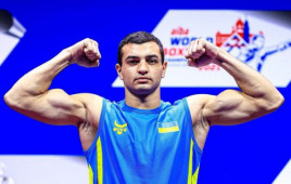 Украинец побил россиянина и стал чемпионом мира по боксу Украинец побил россиянина и стал чемпионом мира по боксу