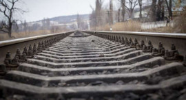 В Днепре грузовой поезд переехал 46-летнего мужчину В Днепре грузовой поезд переехал 46-летнего мужчину
