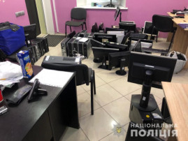 В Днепре прикрыли очередной мошеннический call-центр В Днепре прикрыли очередной мошеннический call-центр