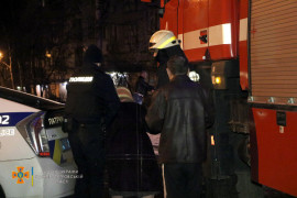 м. Дніпро: вогнеборці ліквідували пожежу в багатоповерхівці та вивели на свіже повітря 8 мешканців, з них 1 дитина