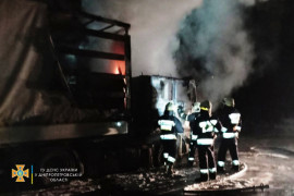 В Днепре сгорела фура: в кабине нашли обгоревший труп В Днепре сгорела фура: в кабине нашли обгоревший труп