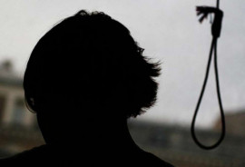 На Днепропетровщине женщина повесилась вслед за сыном: найдена предсмертная записка (фото 18+) На Днепропетровщине женщина повесилась вслед за сыном: найдена предсмертная записка (фото 18+)