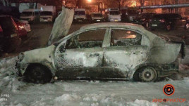 В Днепре сожгли автомобиль известного активиста