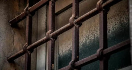 На Днепропетровщине двое мужчин и девушка запытали до смерти пенсионера На Днепропетровщине двое мужчин и девушка запытали до смерти пенсионера