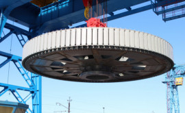 На Среднеднепровский ГЭС в Каменском установили 400-тонный ротор гидроагрегата №2