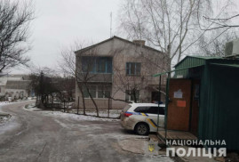 Под Каменским мужчина ударил продавщицу и сбежал из магазина с выручкой