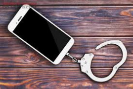 В Каменском полицейские задержали мошенницу В Каменском полицейские задержали мошенницу