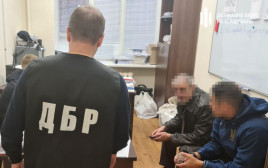 Двоих патрульных полицейских Кривого Рога будут судить за драку в кафе Двоих патрульных полицейских Кривого Рога будут судить за драку в кафе