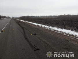 На Днепропетровщине на трассе нашли тело мужчины после ДТП: нужна помощь в опознании