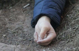Лежал со спущенными штанами: в Днепре в посадке обнаружили труп мужчины