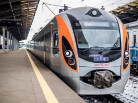 «Укрзалізниця» добавила дополнительный эвакуационный поезд из Днепра