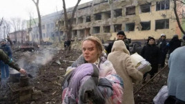 Беременная девушка с фото из разбомбленного госпиталя в Мариуполе родила дочь