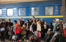 "Укрзализныця" предупредила о задержке поездов из-за ракетного удара по нефтебазе в Дубно