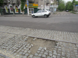 Ловушки для водителей и пешеходов на центральном проспекте Каменского