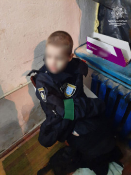 Загубився під час тривоги: патрульні Дніпра повернули додому 7-річного хлопця