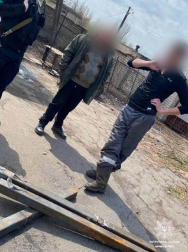 В Кривом Роге «металлисты» разбирали противотанковые ежи В Кривом Роге «металлисты» разбирали противотанковые ежи