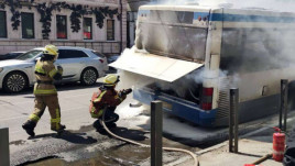 В центре Днепра на ходу загорелся автобус
