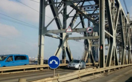 В Днепре восстановили движение транспорта по Амурскому мосту