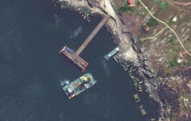 На спутниковых кадрах показали последствия атак ВСУ по силам рф на острове Змеиный На спутниковых кадрах показали последствия атак ВСУ по силам рф на острове Змеиный