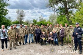 Пошли в лес за цветами и заблудились: полицейские и добровольцы искали заблудившихся в лесу пенсионеров из Днепра Пошли в лес за цветами и заблудились: полицейские и добровольцы искали заблудившихся в лесу пенсионеров из Днепра