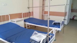 Постель из "Укрзализныци" и остатки лекарств: в Мариуполе орки анонсировали открытие детской больницы