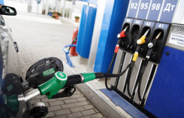 Украинские АЗС изменили цены на все виды топлива: за сколько ими теперь можно заправиться