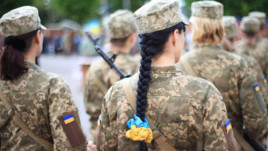 Мобилизация женщин в Украине: в СНБО рассказали, будут ли призывать украинок на войну