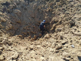 Рятувальники знайшли у Синельниківському районі воронку від ракети Рятувальники знайшли у Синельниківському районі воронку від ракети