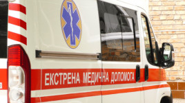 На Дніпропетровщині побили фельдшера "швидкої", який приїхав на виклик На Дніпропетровщині побили фельдшера "швидкої", який приїхав на виклик