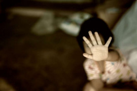 Під Дніпром дідусь впродовж кількох місяців ґвалтував власну 10-річну онуку Під Дніпром дідусь впродовж кількох місяців ґвалтував власну 10-річну онуку