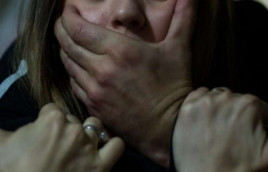У Дніпрі колишній в'язень заманив додому та зґвалтував 11-річну дівчинку У Дніпрі колишній в'язень заманив додому та зґвалтував 11-річну дівчинку