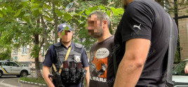 У Кривому Розі чоловік погрожував своїй матері гранатою У Кривому Розі чоловік погрожував своїй матері гранатою