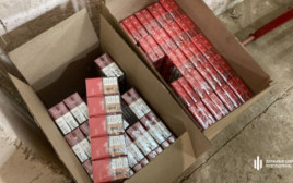 "Кришували" чиновники і правоохоронці: у Дніпрі викрили підпільне виробництво цигарок