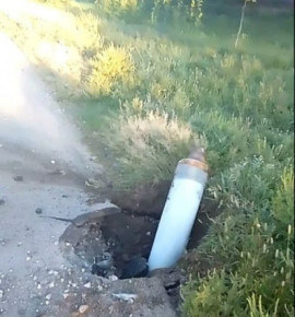 Поліція показала фото руйнувань у Нікополі і передмісті внаслідок ворожих обстрілів