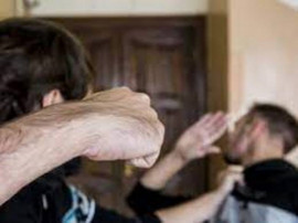 У Кам'янському чоловік до смерті забив сусіда У Кам'янському чоловік до смерті забив сусіда