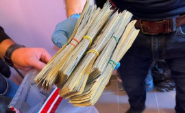 У Дніпрі працівник доставки вистрілив у чоловіка та вкрав у нього 350 тисяч доларів У Дніпрі працівник доставки вистрілив у чоловіка та вкрав у нього 350 тисяч доларів
