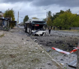 У Дніпрі за ніч ліквідували вирву на дорозі, яка утворилась після обстрілу