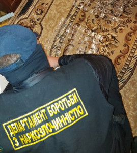 На Дніпропетровщині наркоугруповання заробляло щомісяця мільйон гривень на збуті метадону На Дніпропетровщині наркоугруповання заробляло щомісяця мільйон гривень на збуті метадону