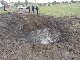 Поліція оприлюднила фото наслідків нових ворожих обстрілів Дніпропетровщини Поліція оприлюднила фото наслідків нових ворожих обстрілів Дніпропетровщини