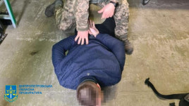 У Дніпрі затримано директора та дев’ятьох службових осіб комунального підприємства міськради У Дніпрі затримано директора та дев’ятьох службових осіб комунального підприємства міськради