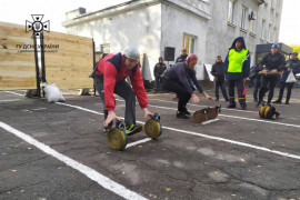 У Кам'янському відбувся чемпіонат з пожежно-прикладного спорту (фото) У Кам'янському відбувся чемпіонат з пожежно-прикладного спорту (фото)